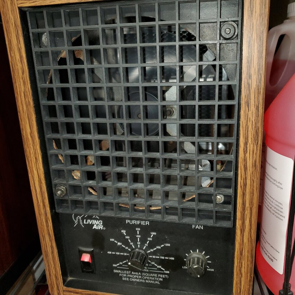 Living Air purifier - clean!